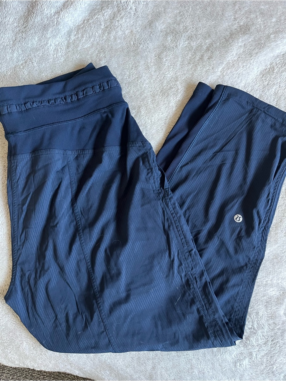 Lululemon Dance Studio Crop 25” size 8